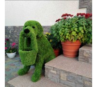 Фигура из искусственной травы - собака с корзиной №2