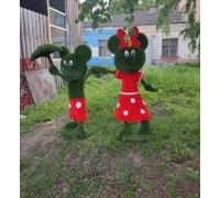 Фигуры из искусственной травы - пара микки-маус