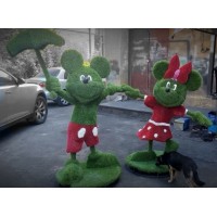 Фигуры из искусственной травы - пара микки-маус