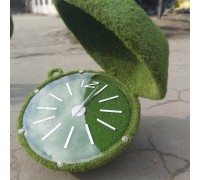 Фігура зі штучної трави - годинник